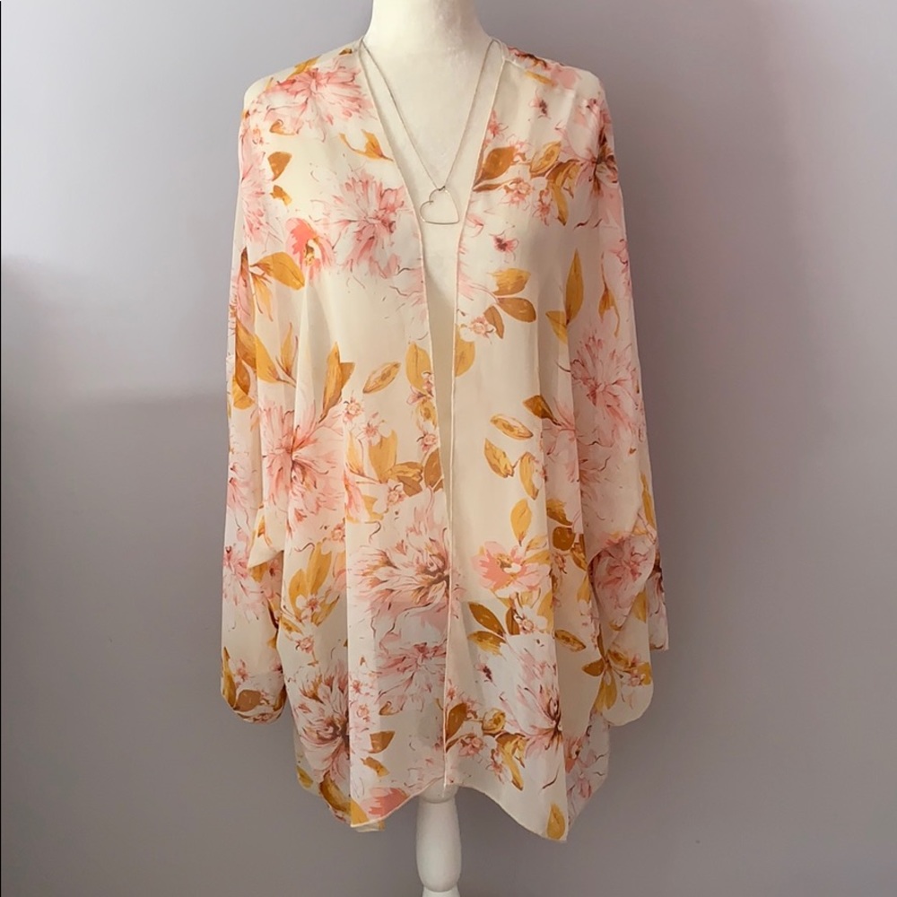 Charlotte Russe floral S/M kimono